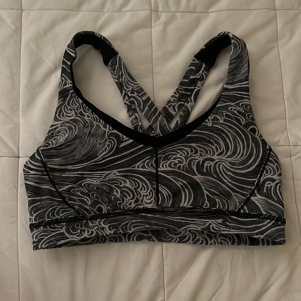 Lululemon sports bra